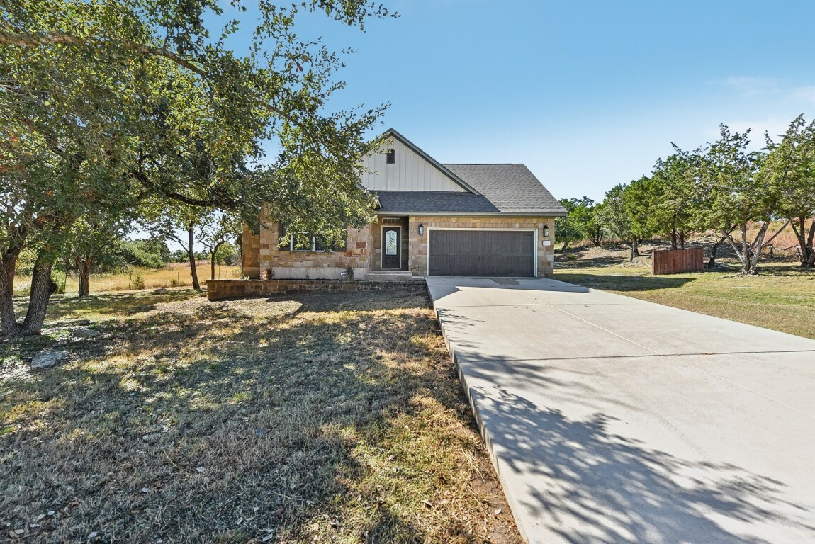 Property Photo:  44 Saddle Rock Ridge  TX 78676 