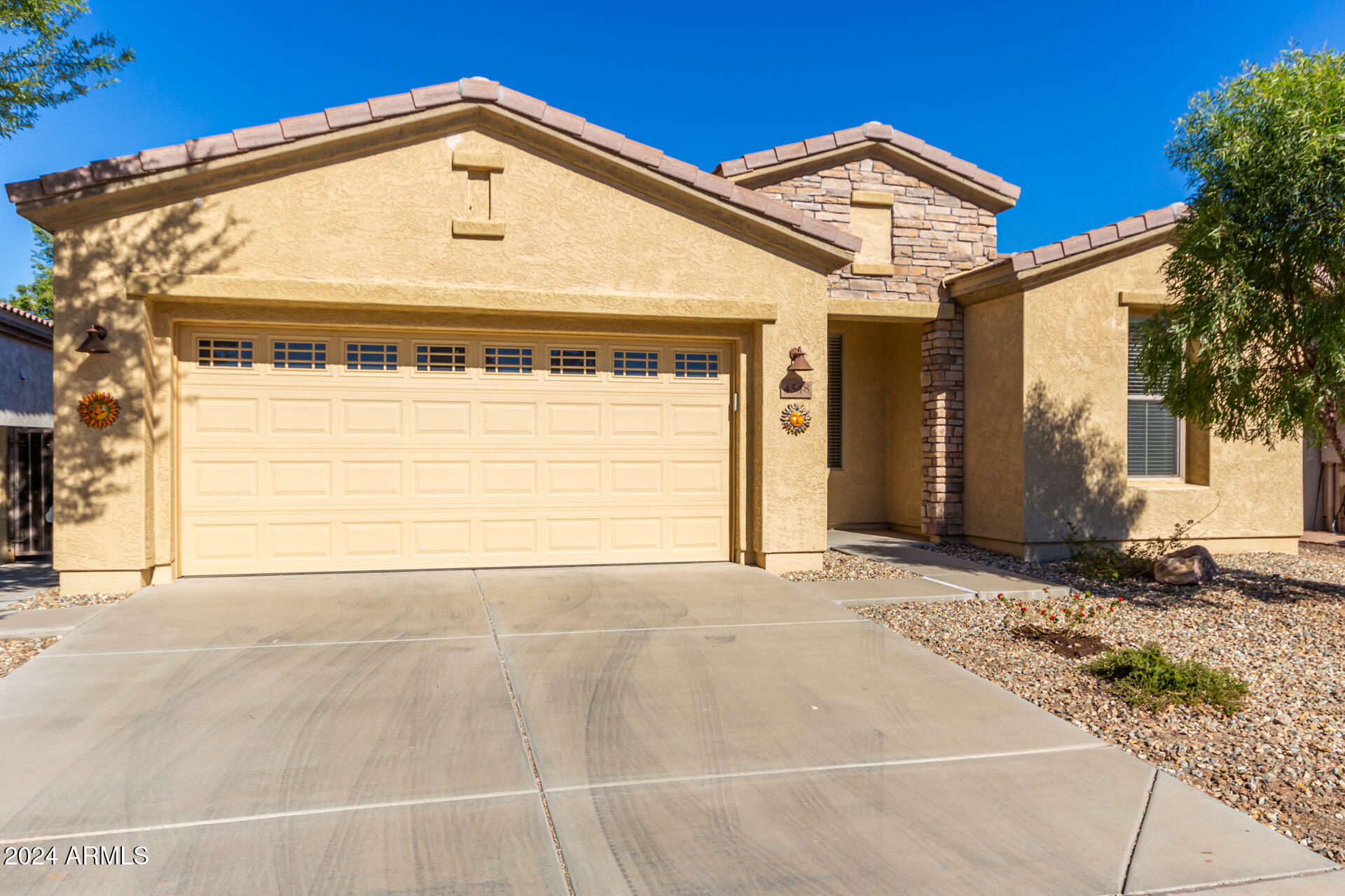 4548 E Carob Drive  Gilbert AZ 85298 photo