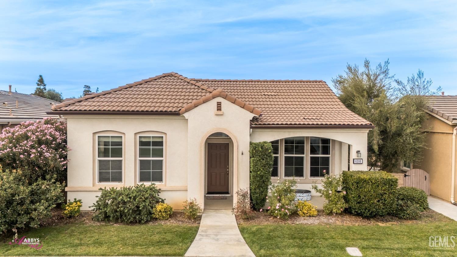 Property Photo: 6306 Citrus Hills Drive CA 93306