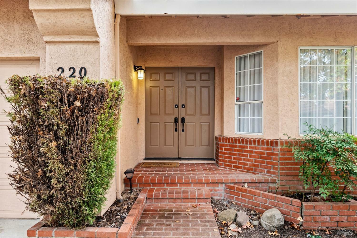 Property Photo:  220 La Quinta Drive  CA 95492 