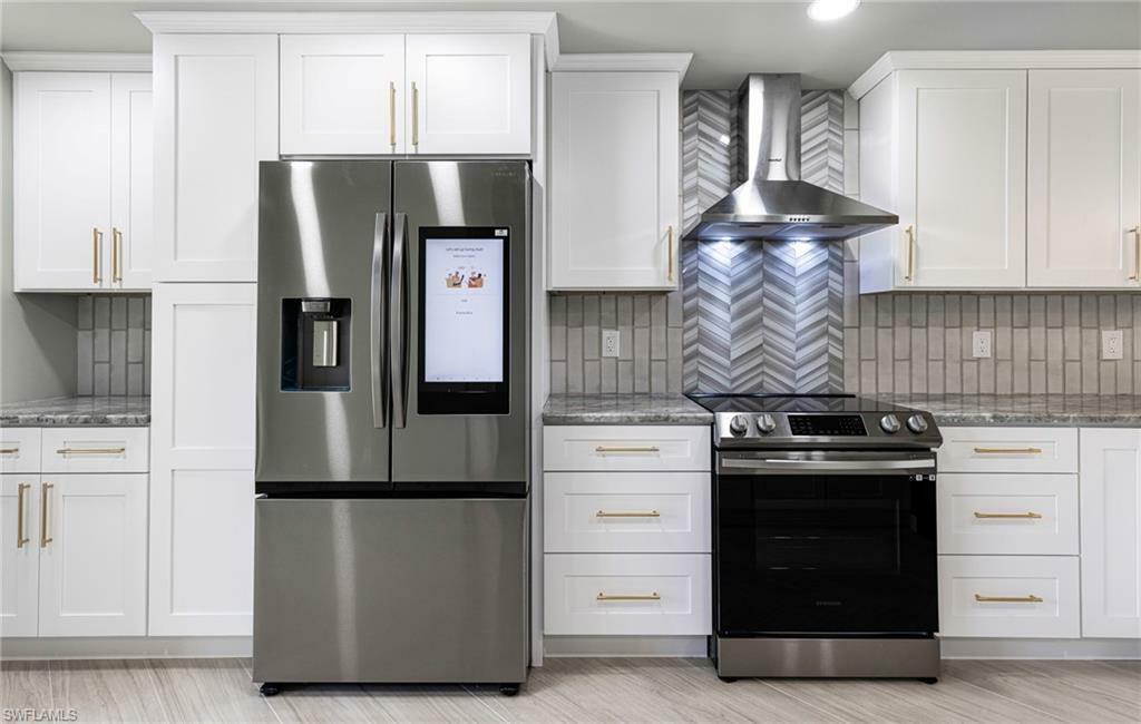 Property Photo:  16380 Kelly Cove Dr 301  FL 33908 