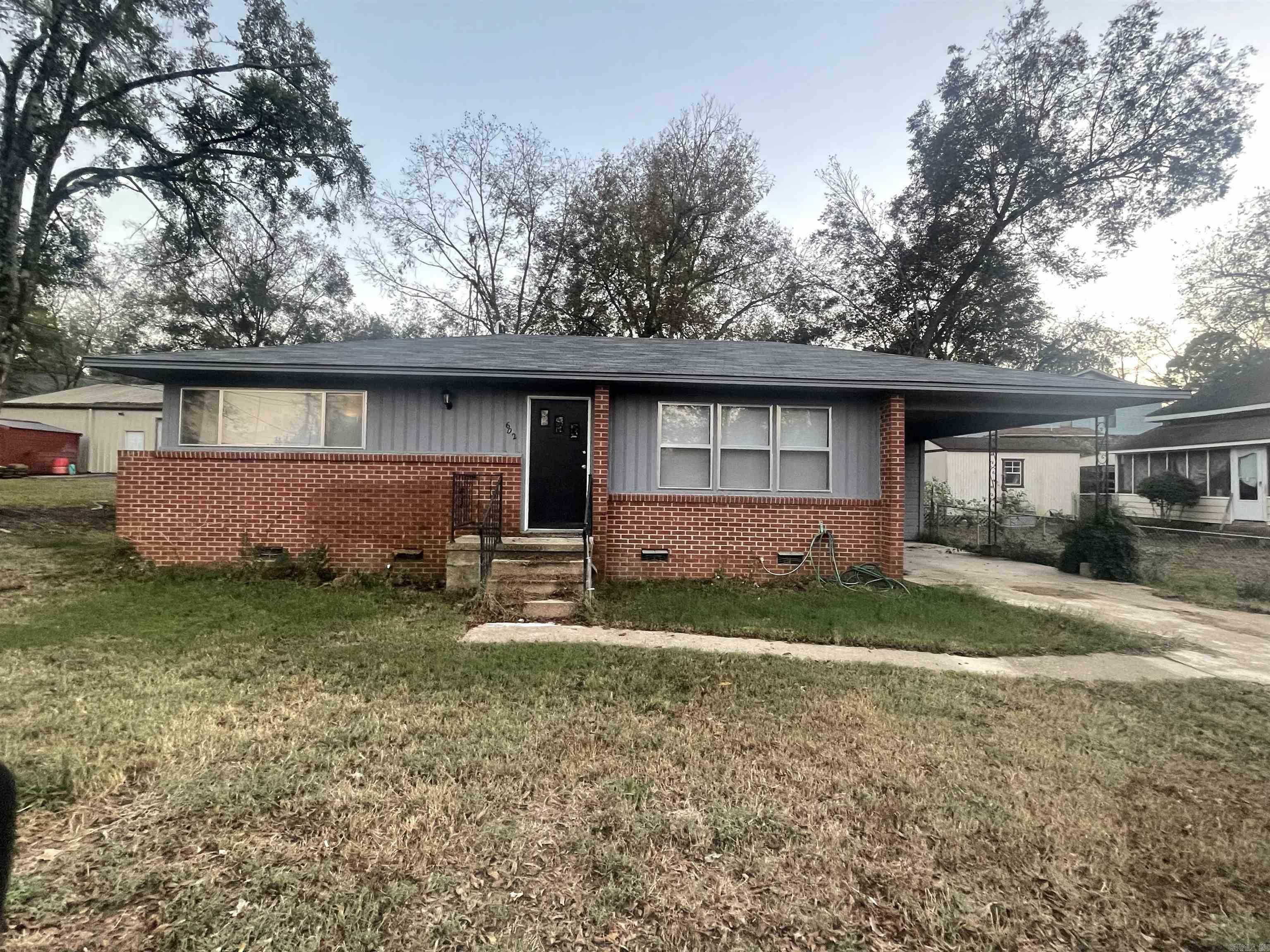 Property Photo:  602 E Valley Street  AR 72110 