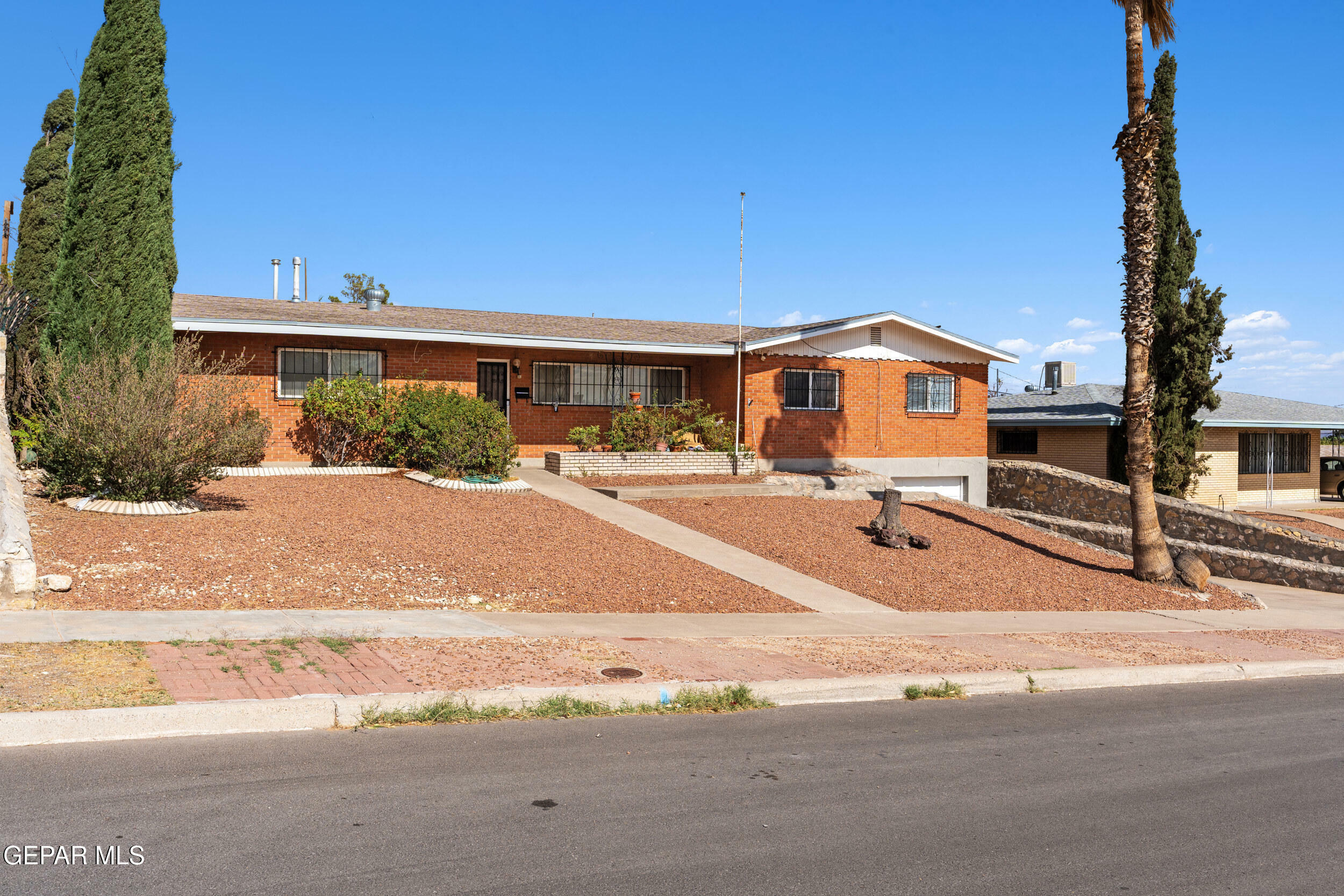 Property Photo:  3405 Volcanic Avenue  TX 79904 