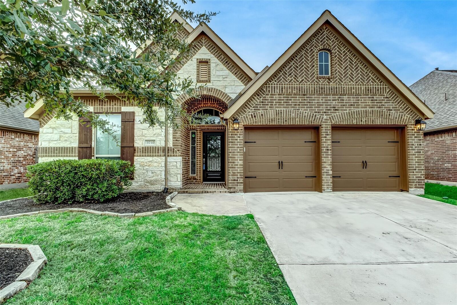 Property Photo: 3710 Ashford Bridge Lane TX 77584