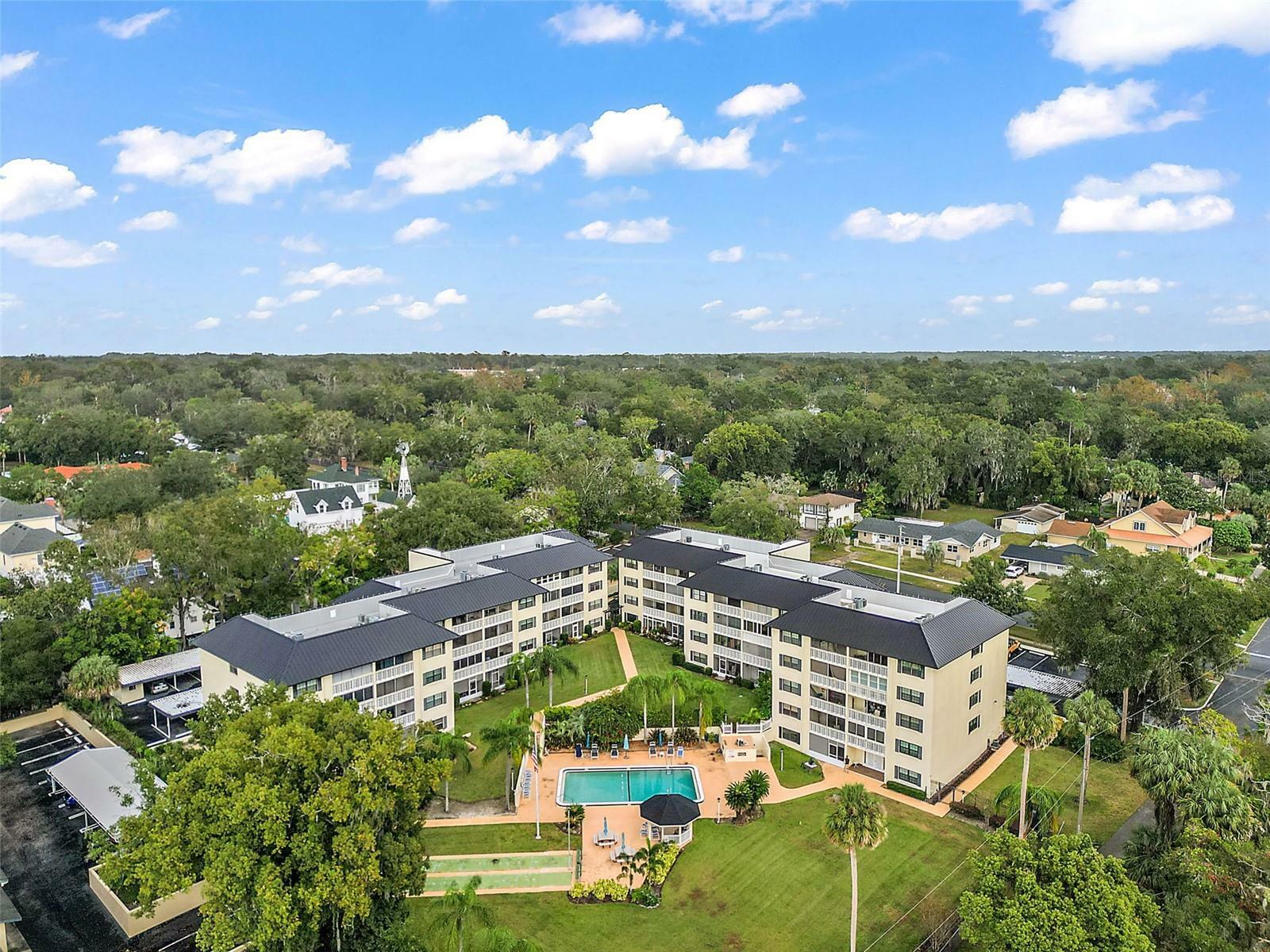 Property Photo: 101 N Grandview Street 401 FL 32757