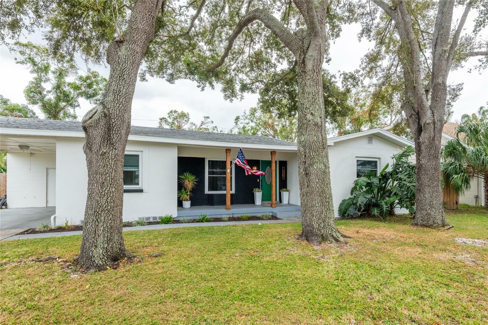 Property Photo:  4110 W Euclid Avenue  FL 33629 