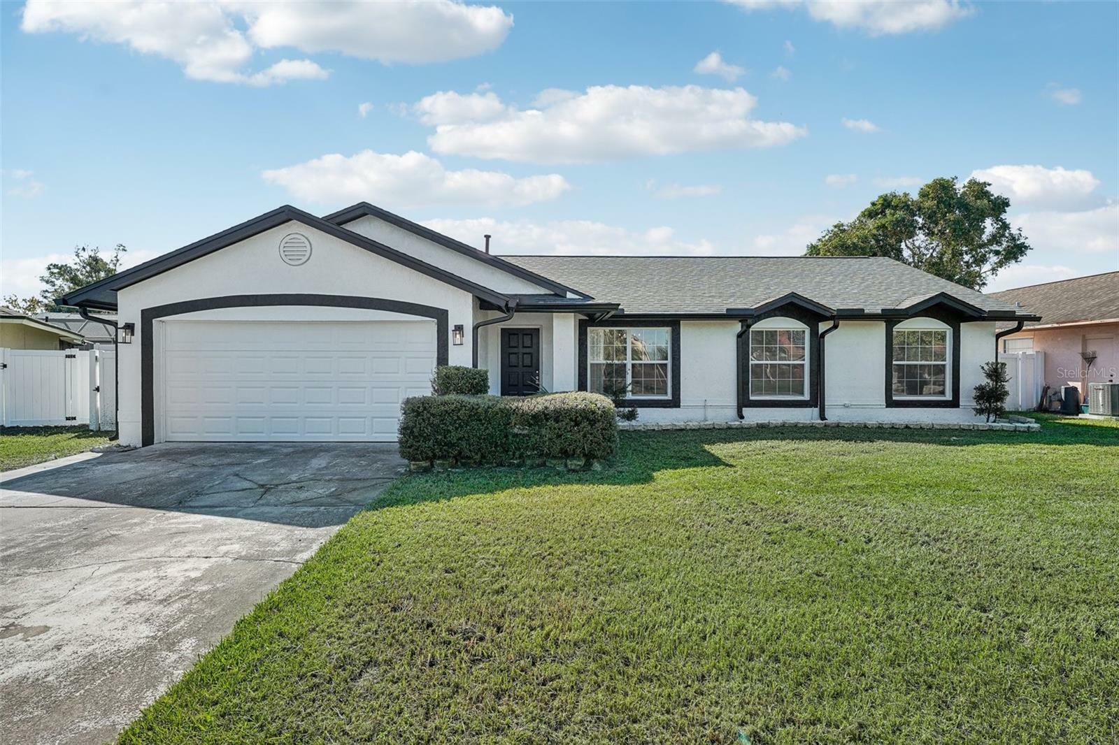 Property Photo: 12021 Vanilla Court FL 32837