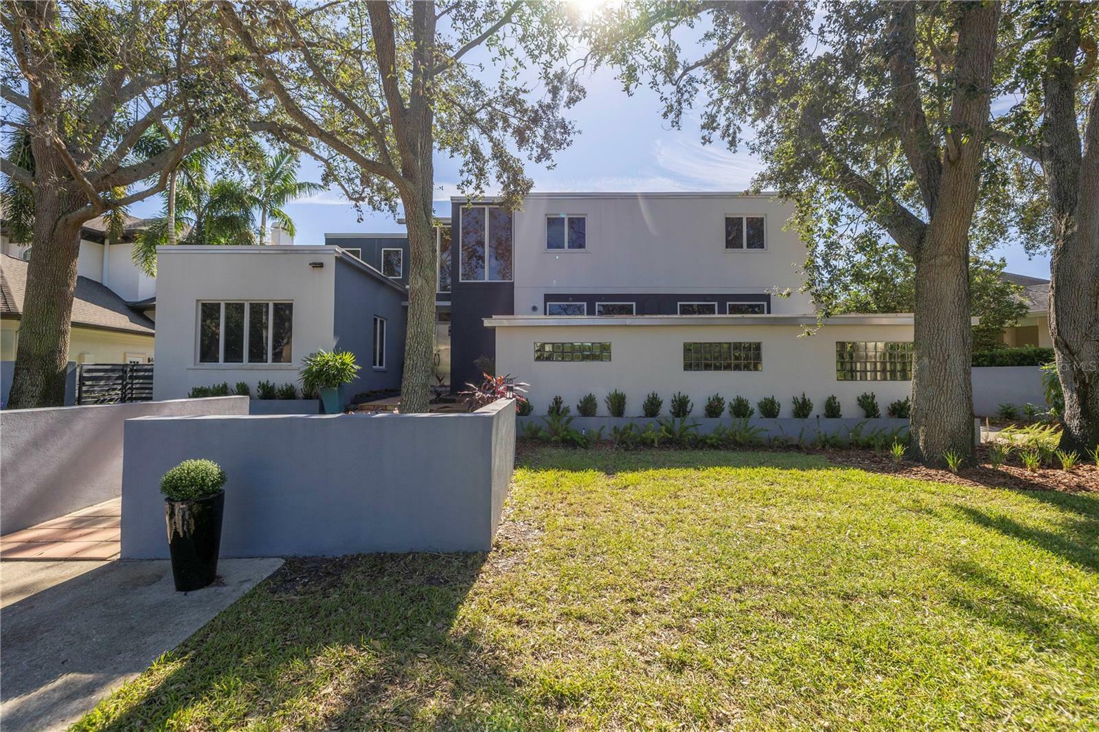838 Monterey Boulevard NE  St Petersburg FL 33704 photo