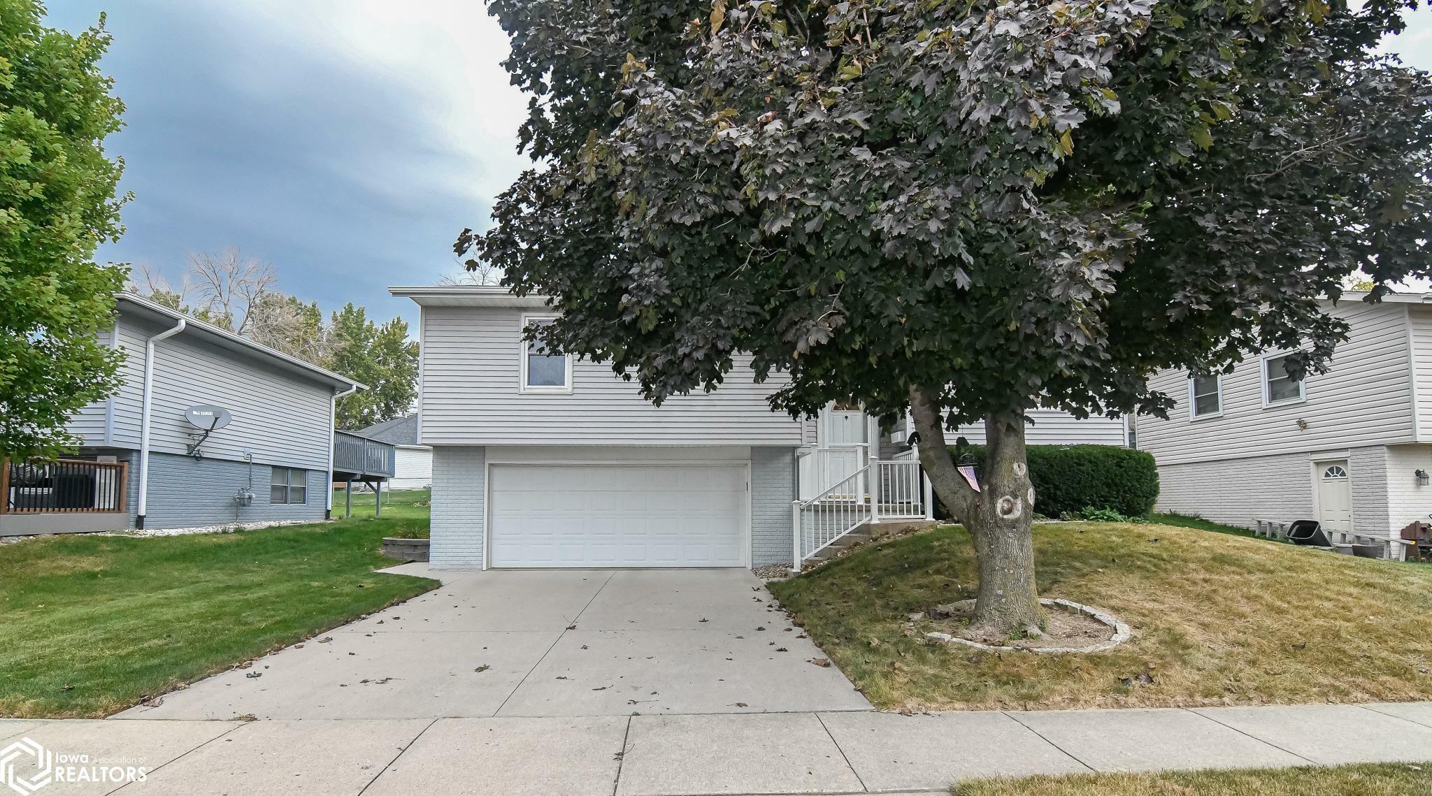 Property Photo:  1505 Greenfield Drive  IA 50158 