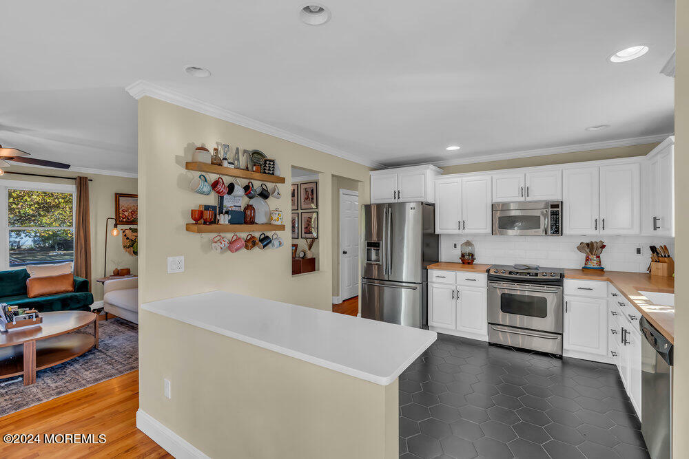 Property Photo:  530 Vine Avenue  NJ 08753 