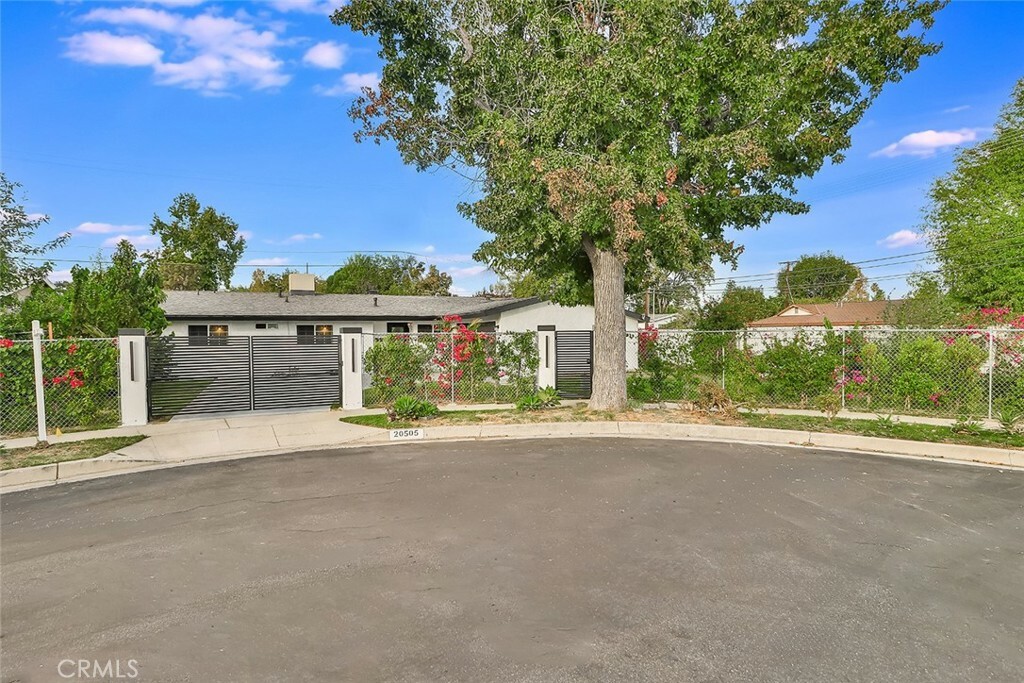 Property Photo:  20505 Acre Street  CA 91306 