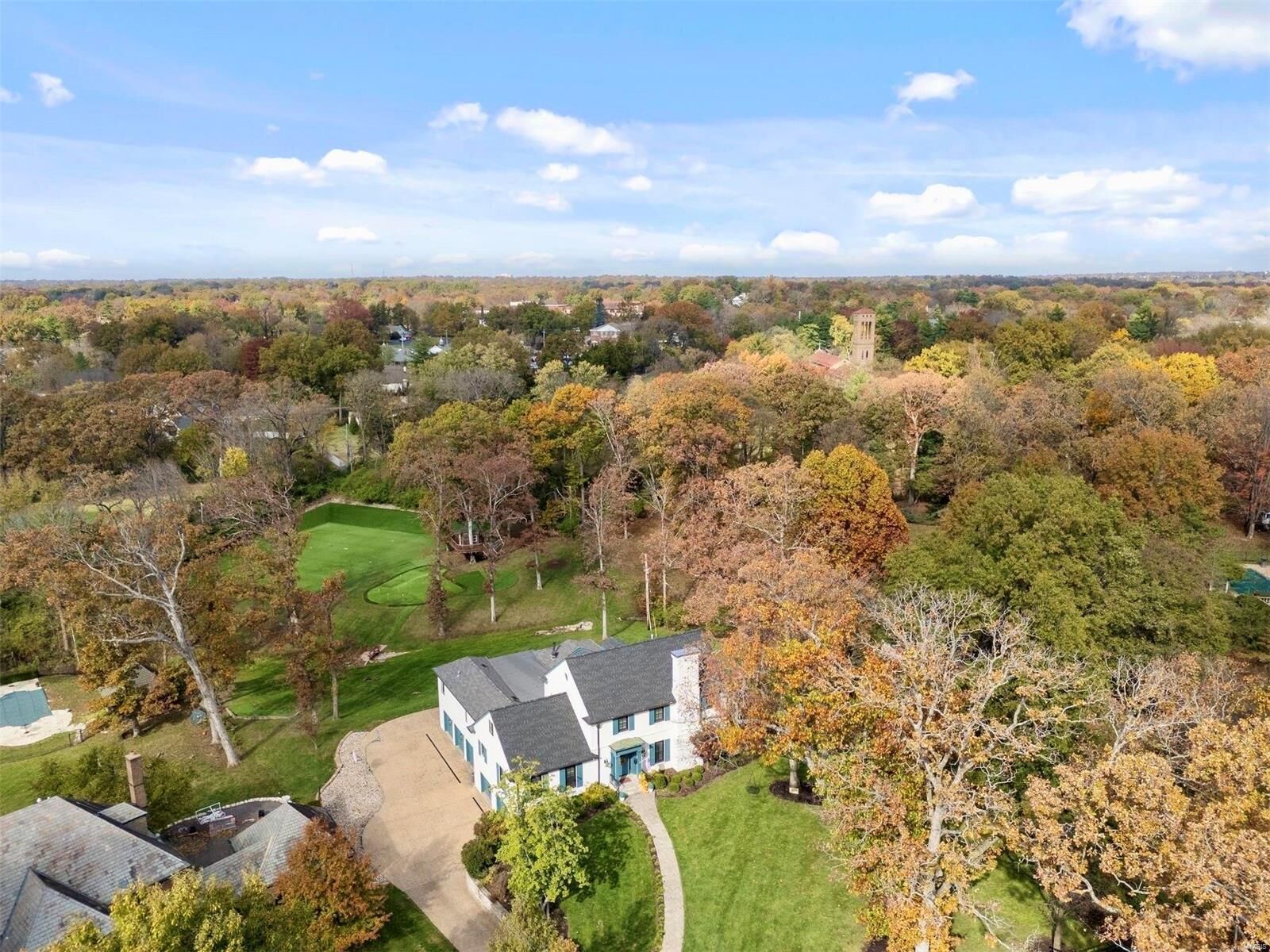Property Photo: 105 Fair Oaks Drive MO 63124