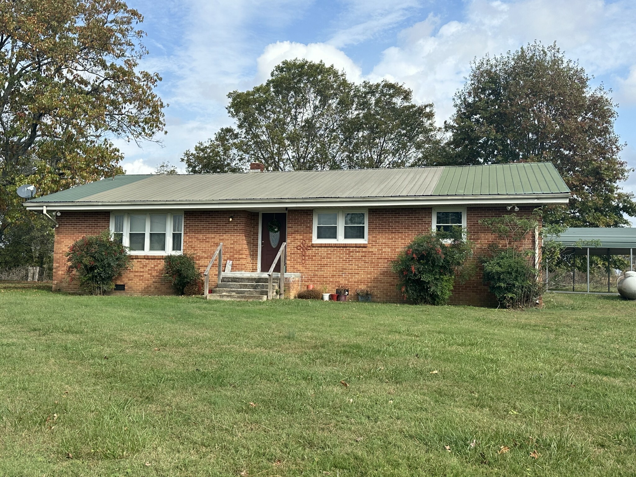 Property Photo:  654 Rabbit Trail Rd  TN 38468 