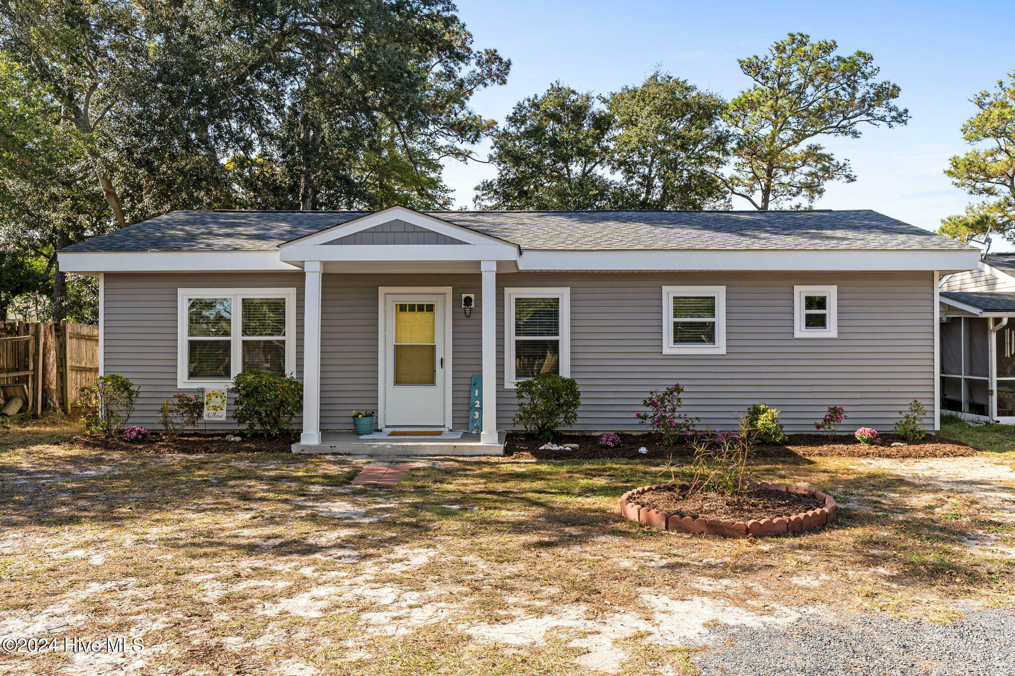 Property Photo:  123 NE 38th Street  NC 28465 