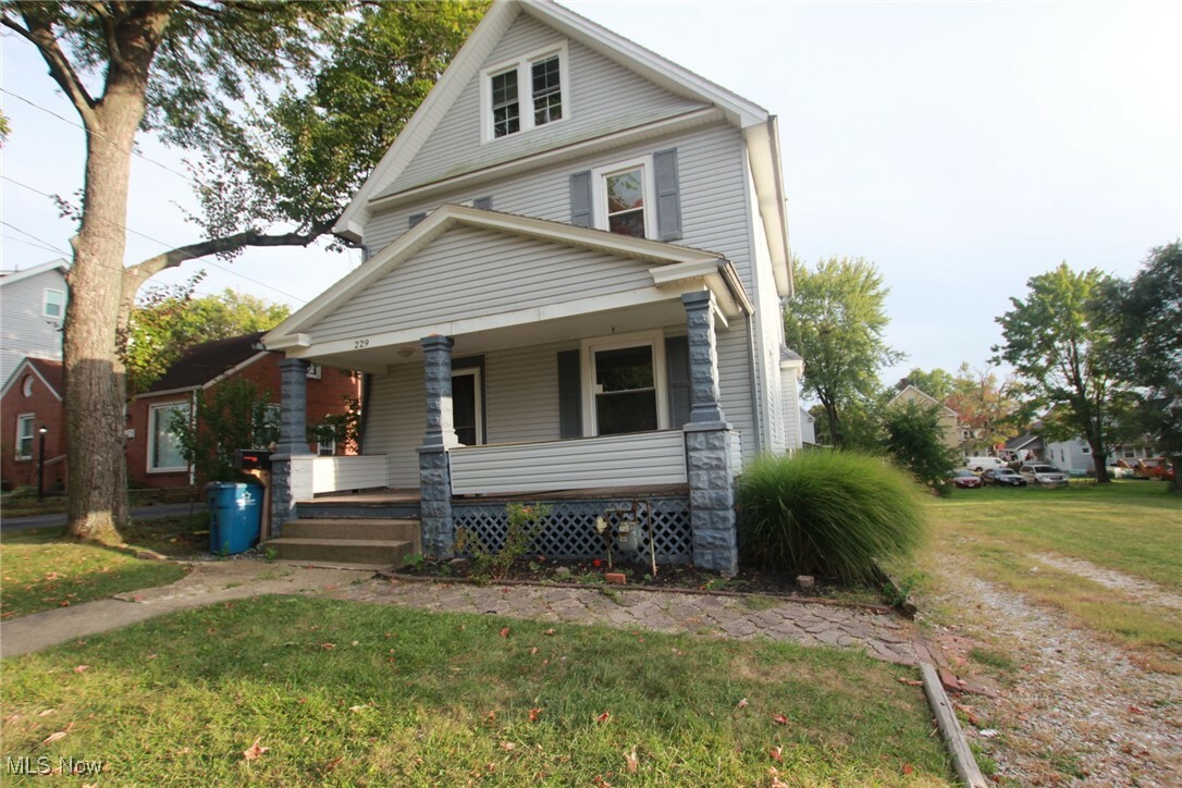 Property Photo:  229 E Main Street E  OH 44420 