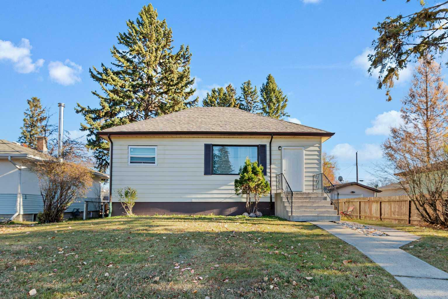 Property Photo:  4209 43 Avenue  AB T4N 3C1 