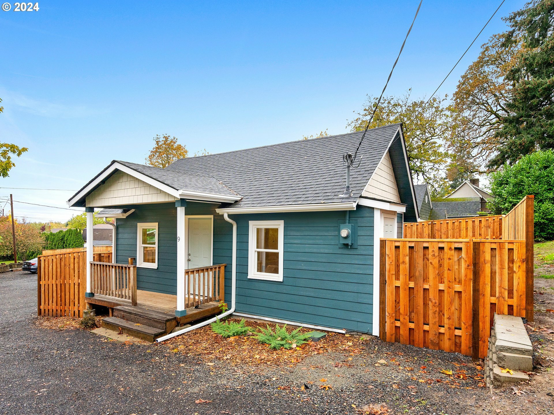 Property Photo:  2311 SW 6th Ave 9  WA 98607 