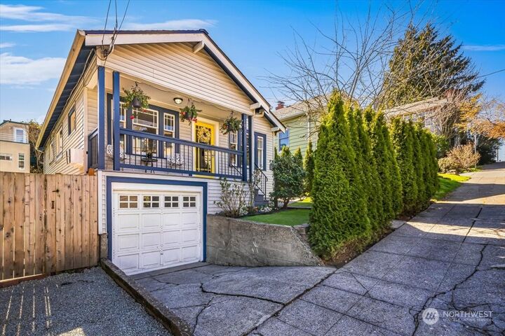 1017 N 38th Street  Seattle WA 98103 photo