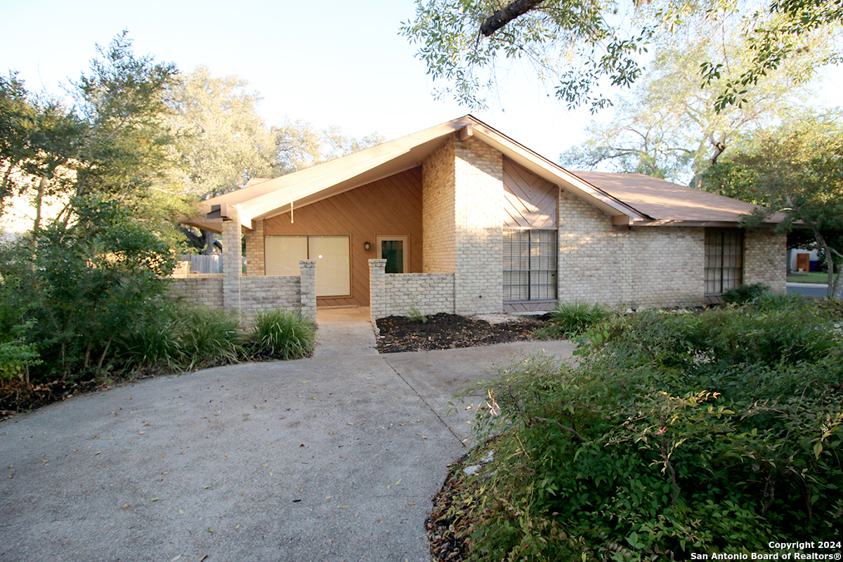 Property Photo:  2002 Oak Vista  TX 78232 