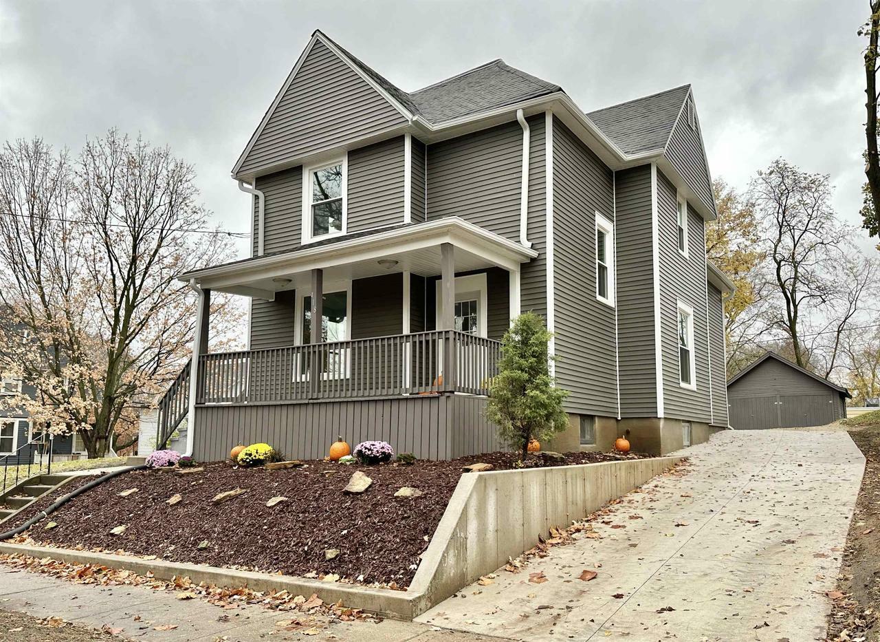 Property Photo:  418 Wisconsin Street  WI 53511 