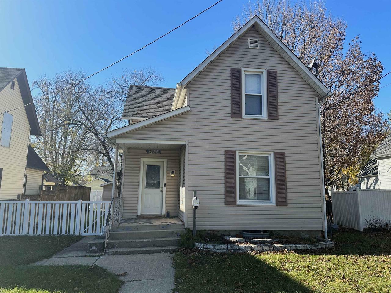 Property Photo:  822 8th Street  WI 53511 