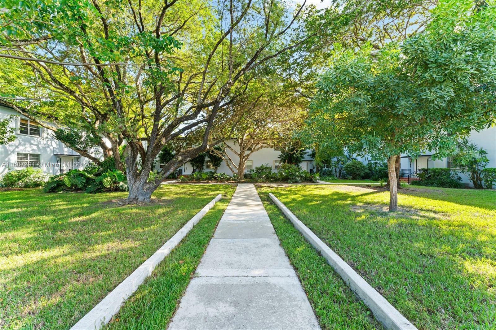 Property Photo:  5590 SW 78th St 135D  FL 33143 