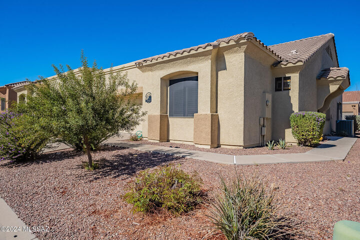 488 W Knotwood Street  Green Valley AZ 85614 photo