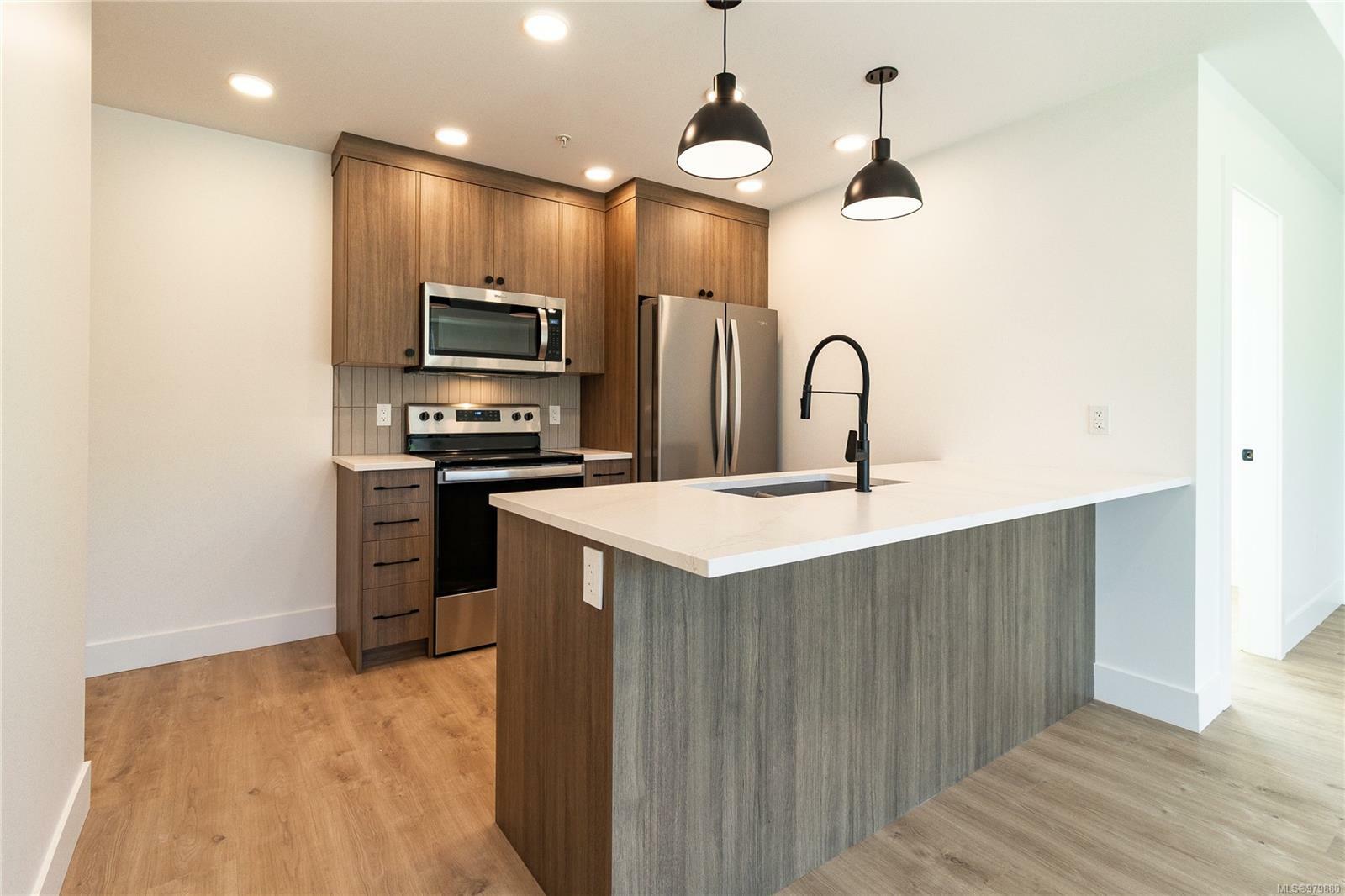 Property Photo: 201 Dogwood Dr 305 BC V9G 0C3