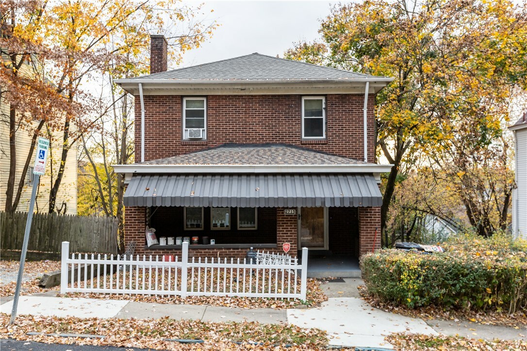 Property Photo:  2715 Merwyn Ave  PA 15204 