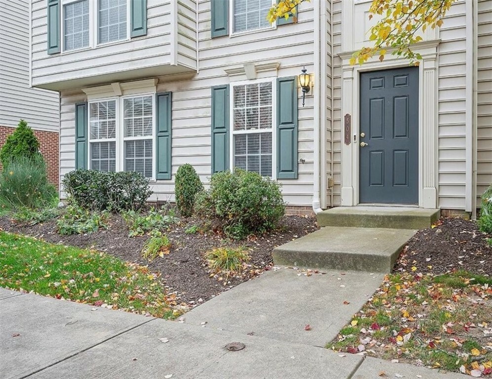 Property Photo:  504 Garden Way  PA 15090 