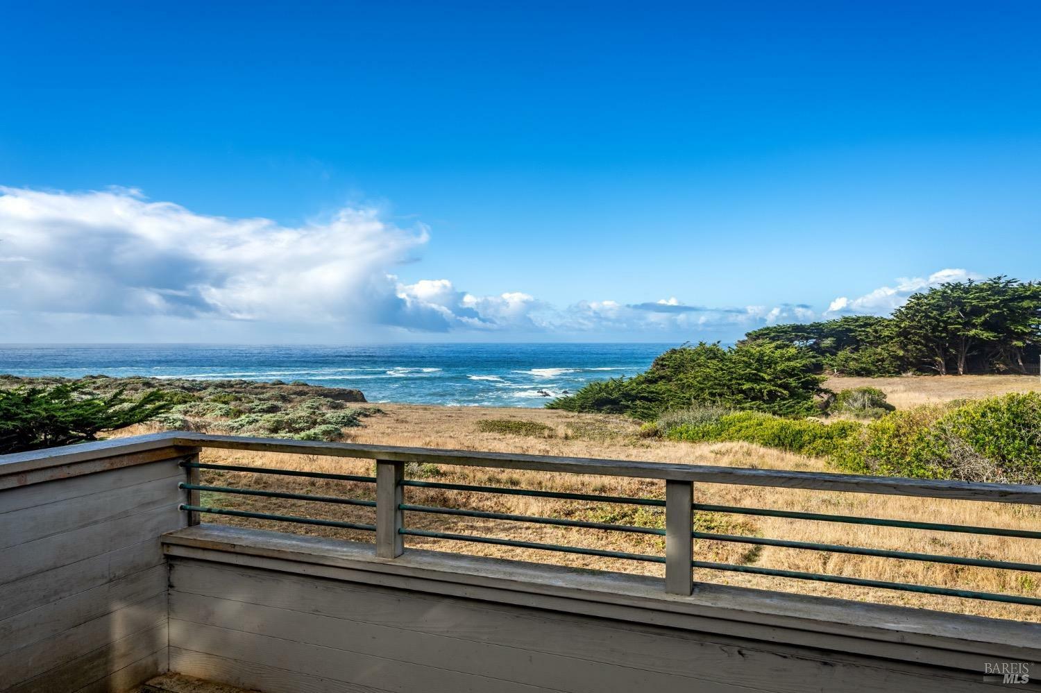 Property Photo:  464 Sea Stack  CA 95497 