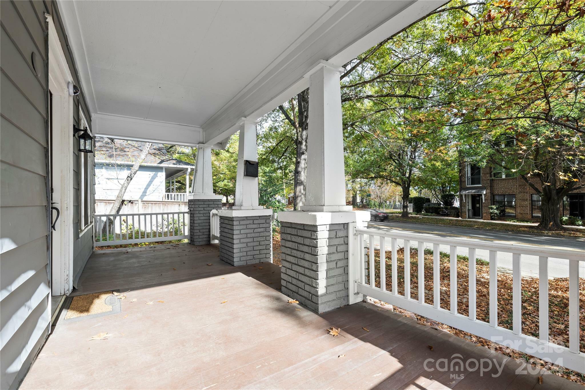 Property Photo:  2404-2406 E 7th Street  NC 28204 