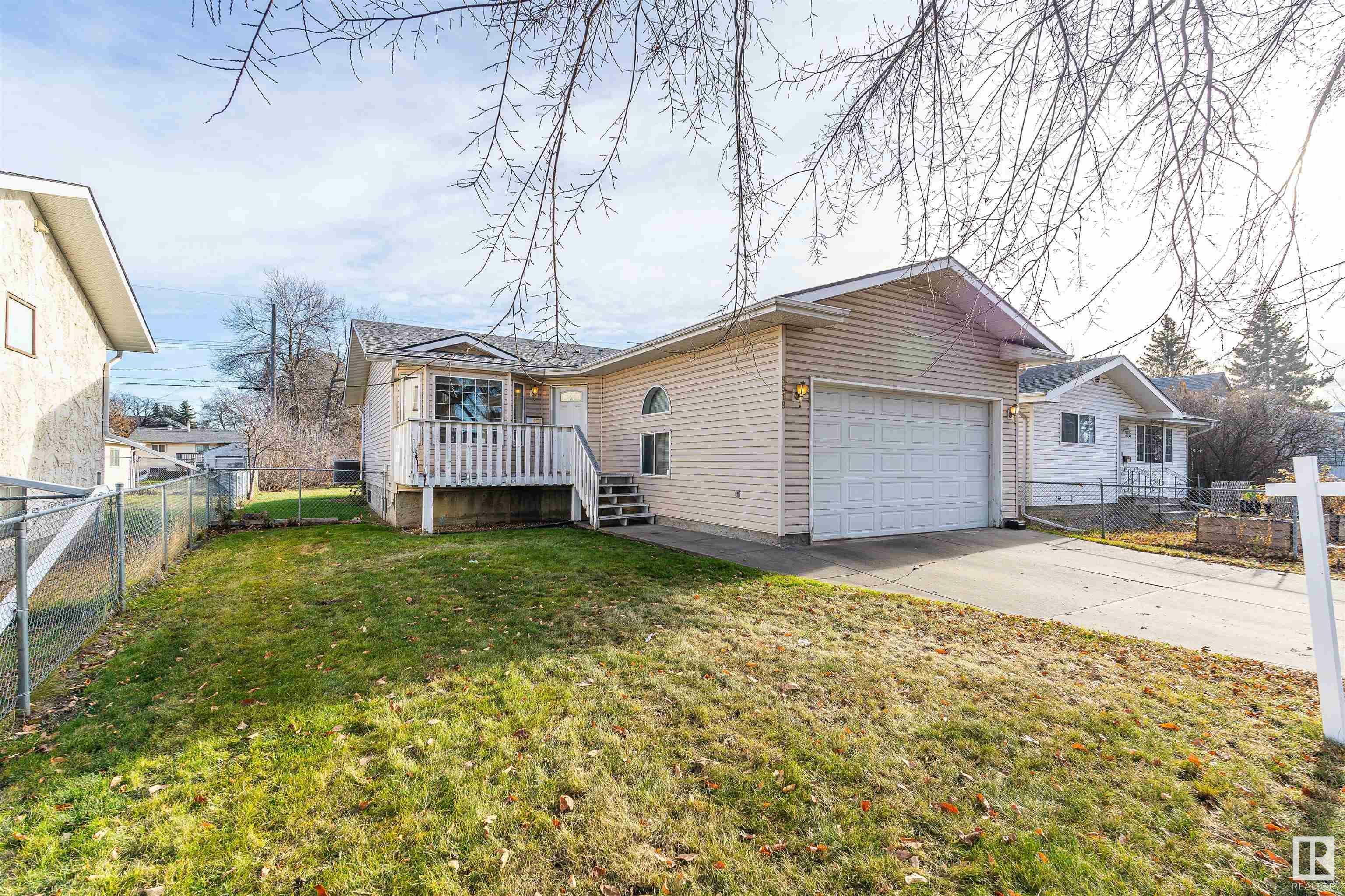 9519 155 Street NW  Edmonton AB T5P 2K3 photo