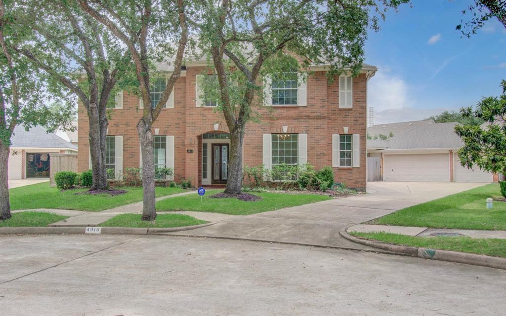 Property Photo: 4910 Oyster Loop Court TX 77478