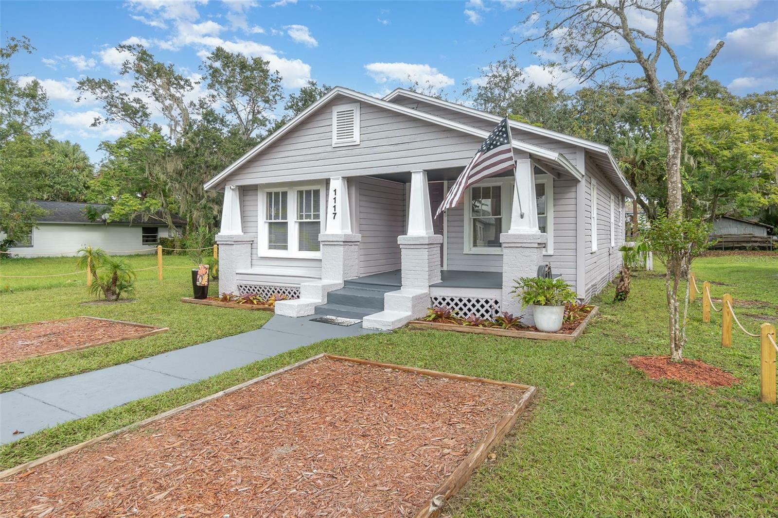 Property Photo:  1117 Hickory Avenue  FL 32771 