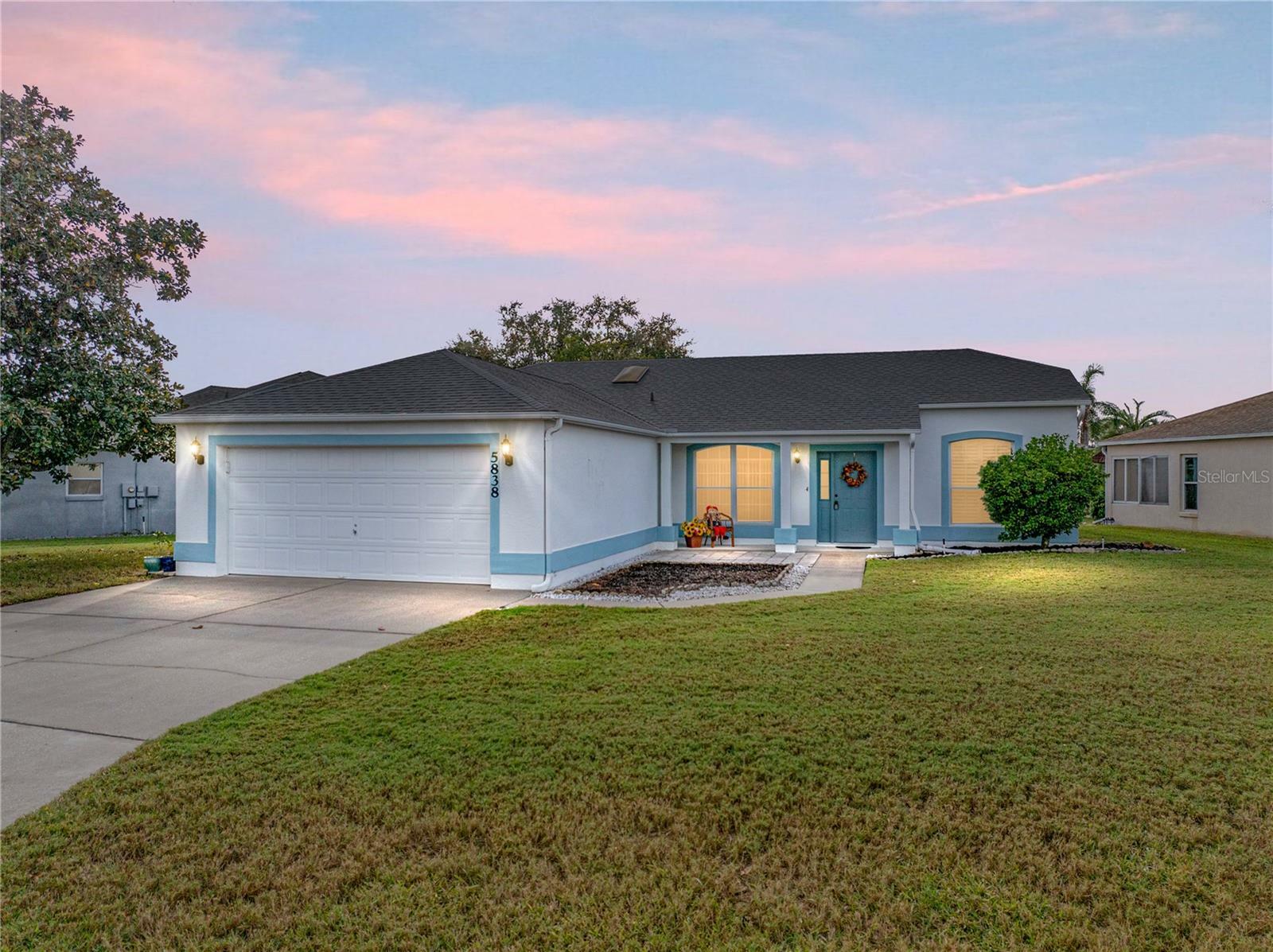 Property Photo:  5838 Macaw Place  FL 33809 