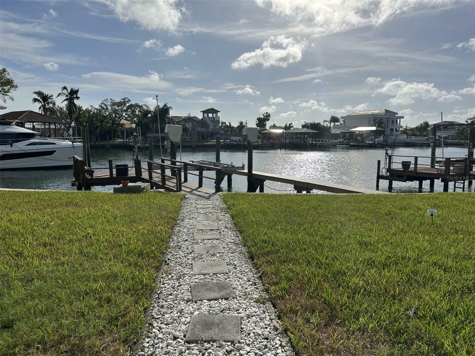 Property Photo:  43 Leeward Island  FL 33767 