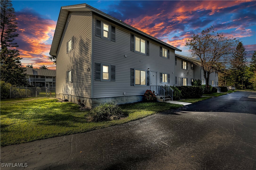 Property Photo: 1297 7th Avenue N 102 FL 34102