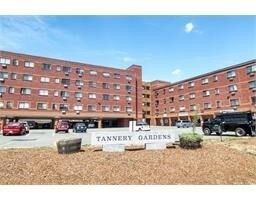 Property Photo:  111 Foster St 411  MA 01960 