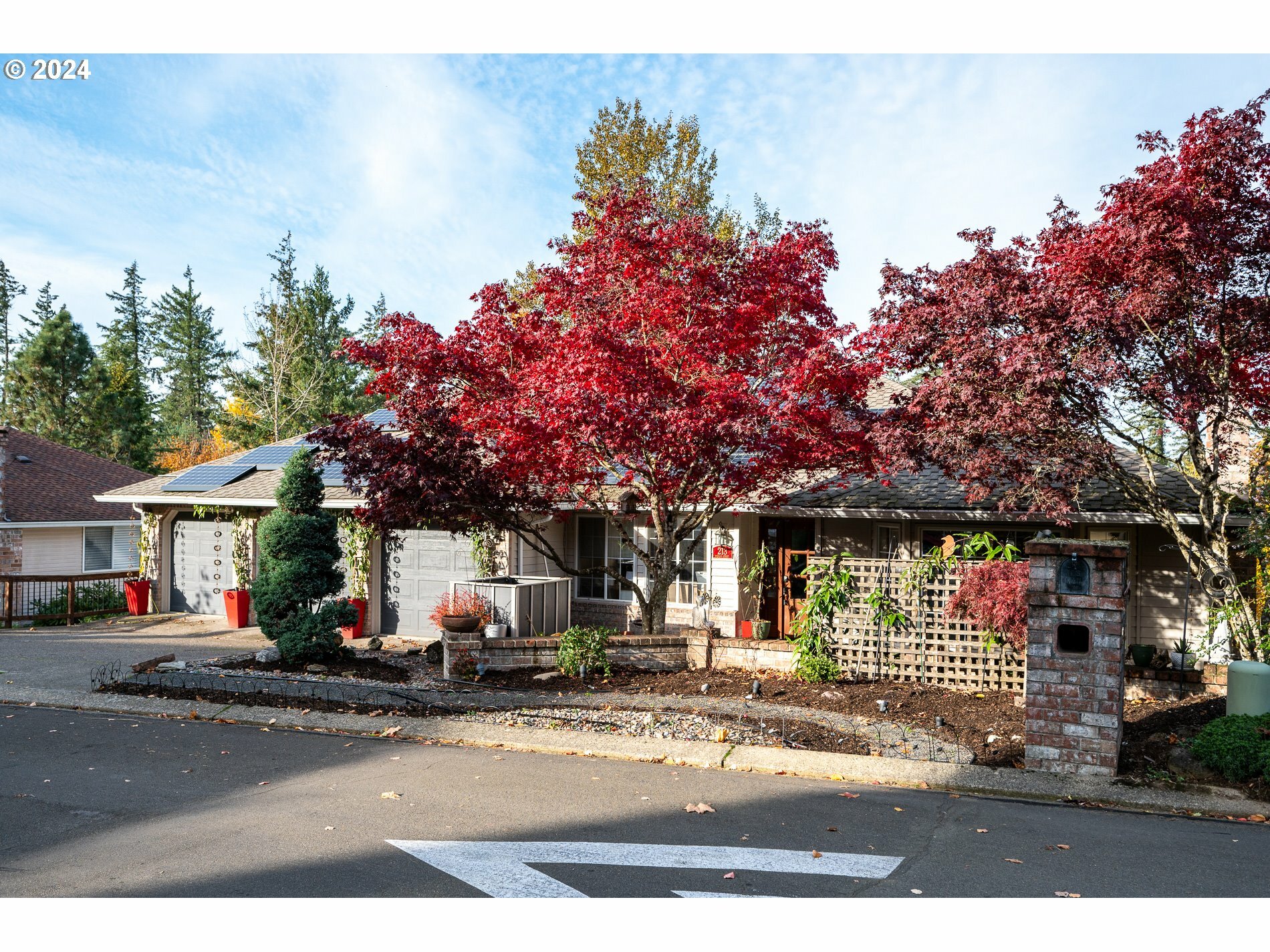 213 Hidalgo St  Lake Oswego OR 97035 photo