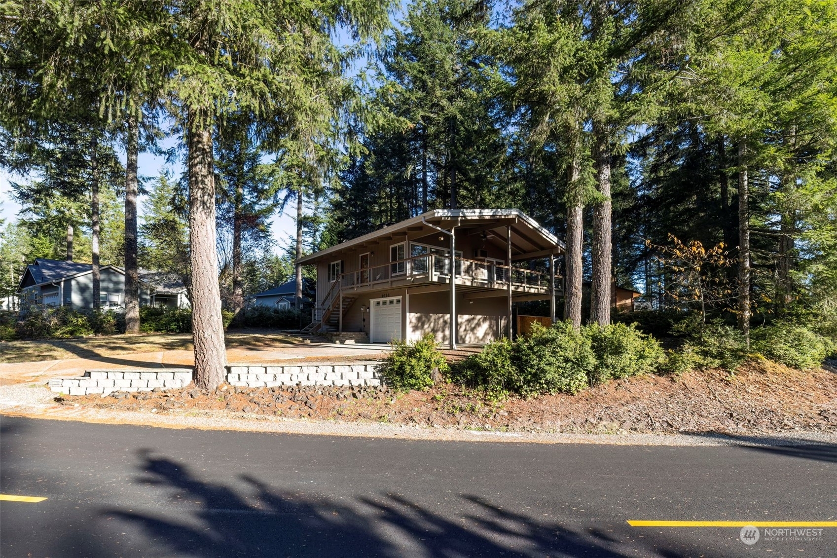 Property Photo:  1070 E Vine Maple Lane  WA 98592 