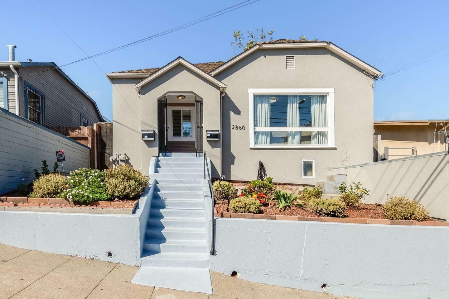 Property Photo:  2860 Montana Street  CA 94602 