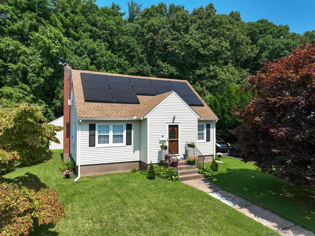 Property Photo: 28 Wedgewood Drive CT 06042
