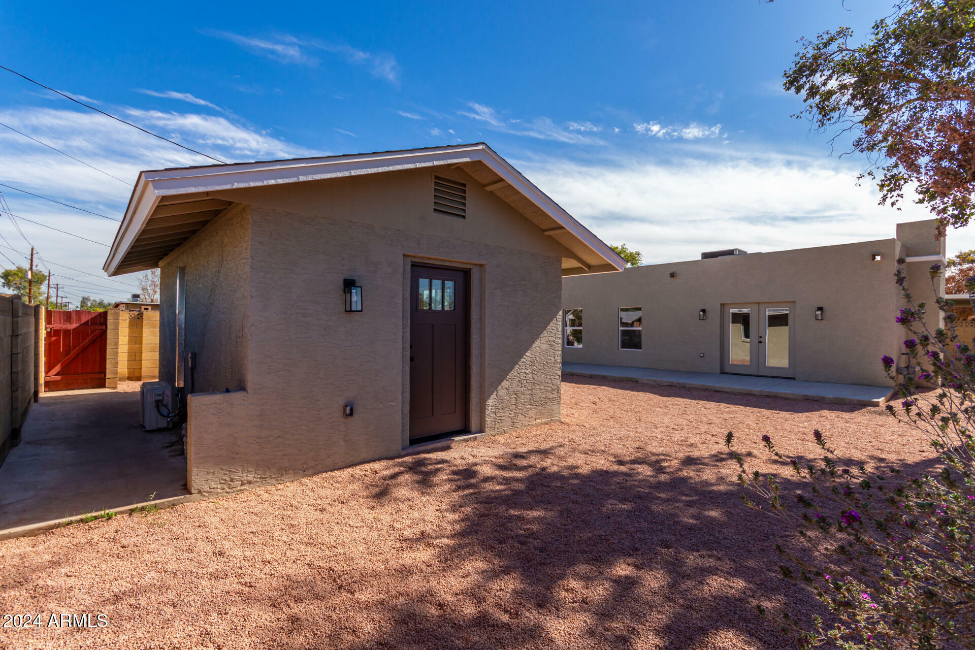 Property Photo:  298 W Tulsa Street  AZ 85225 