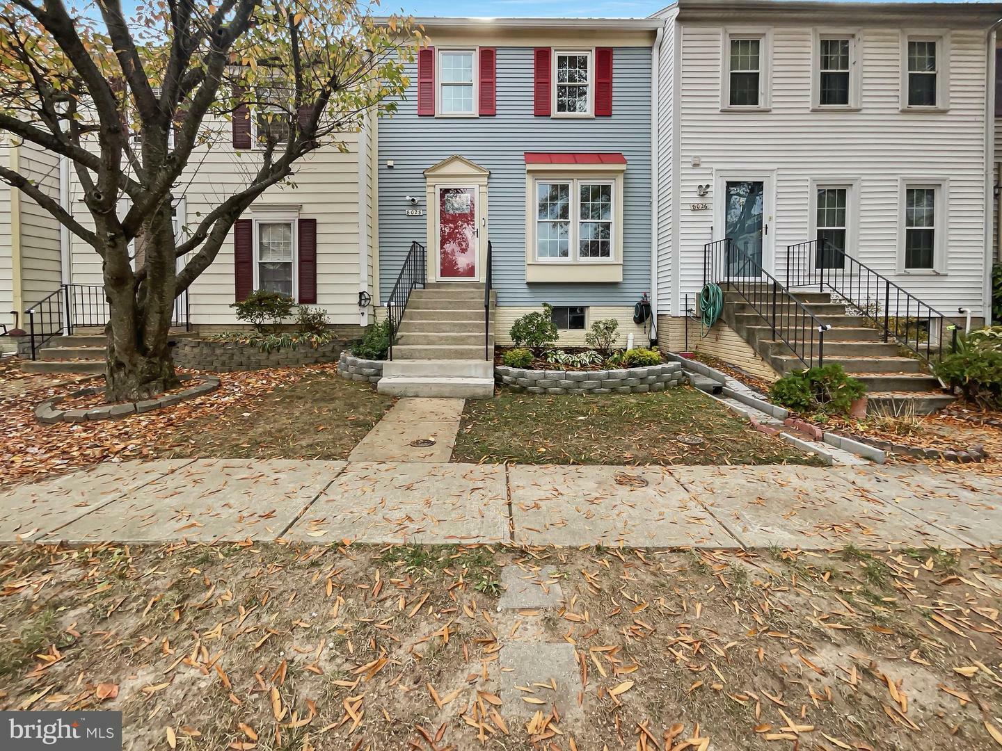 Property Photo: 8028 Dayspring Court VA 22153