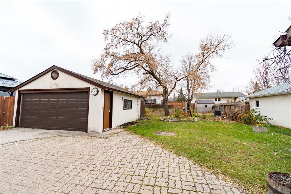 Property Photo:  418 Sinclair Avenue  MB R1A 0K8 