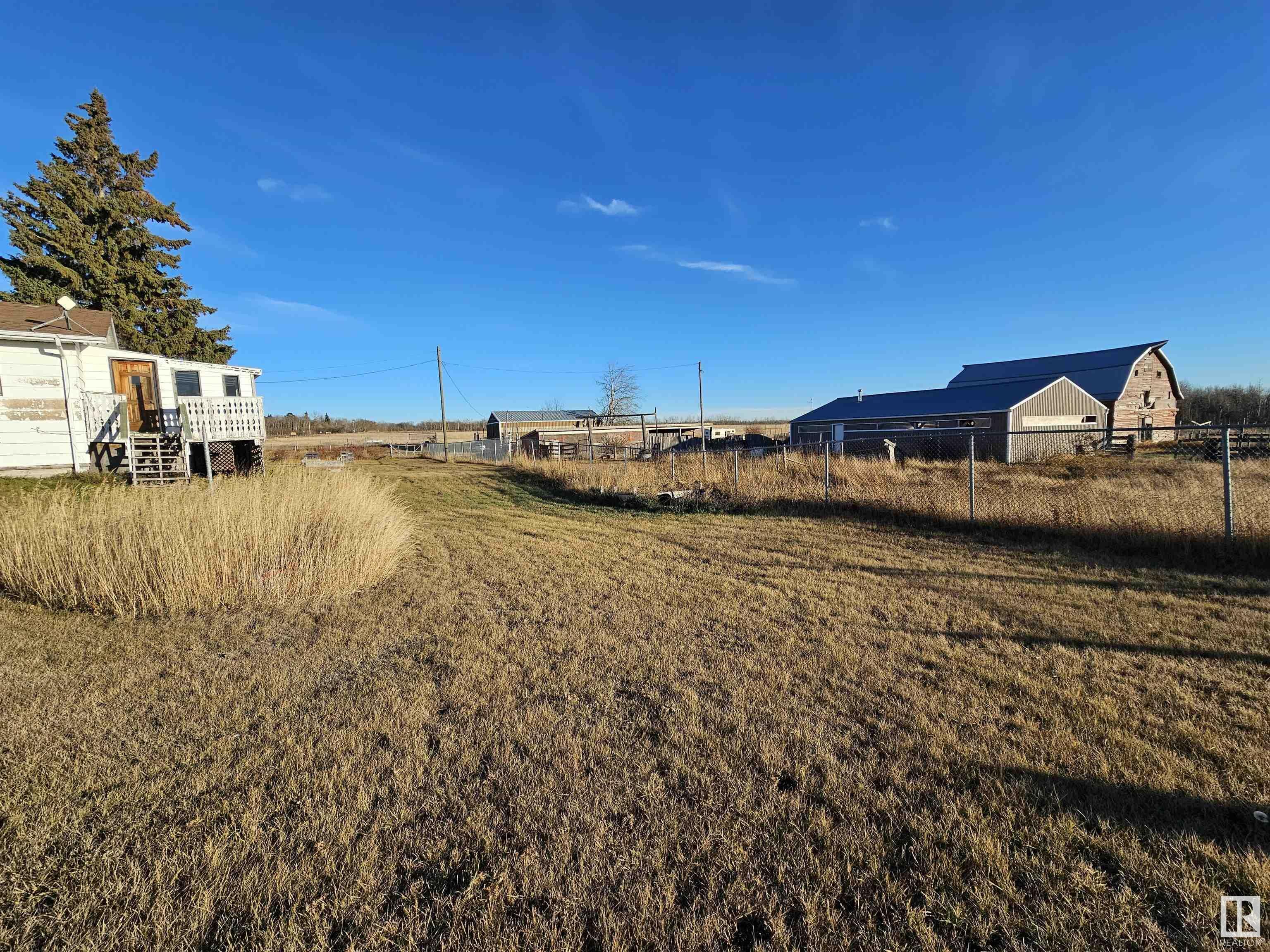 Property Photo:  23107 Twp Road 564  AB T0A 1N0 