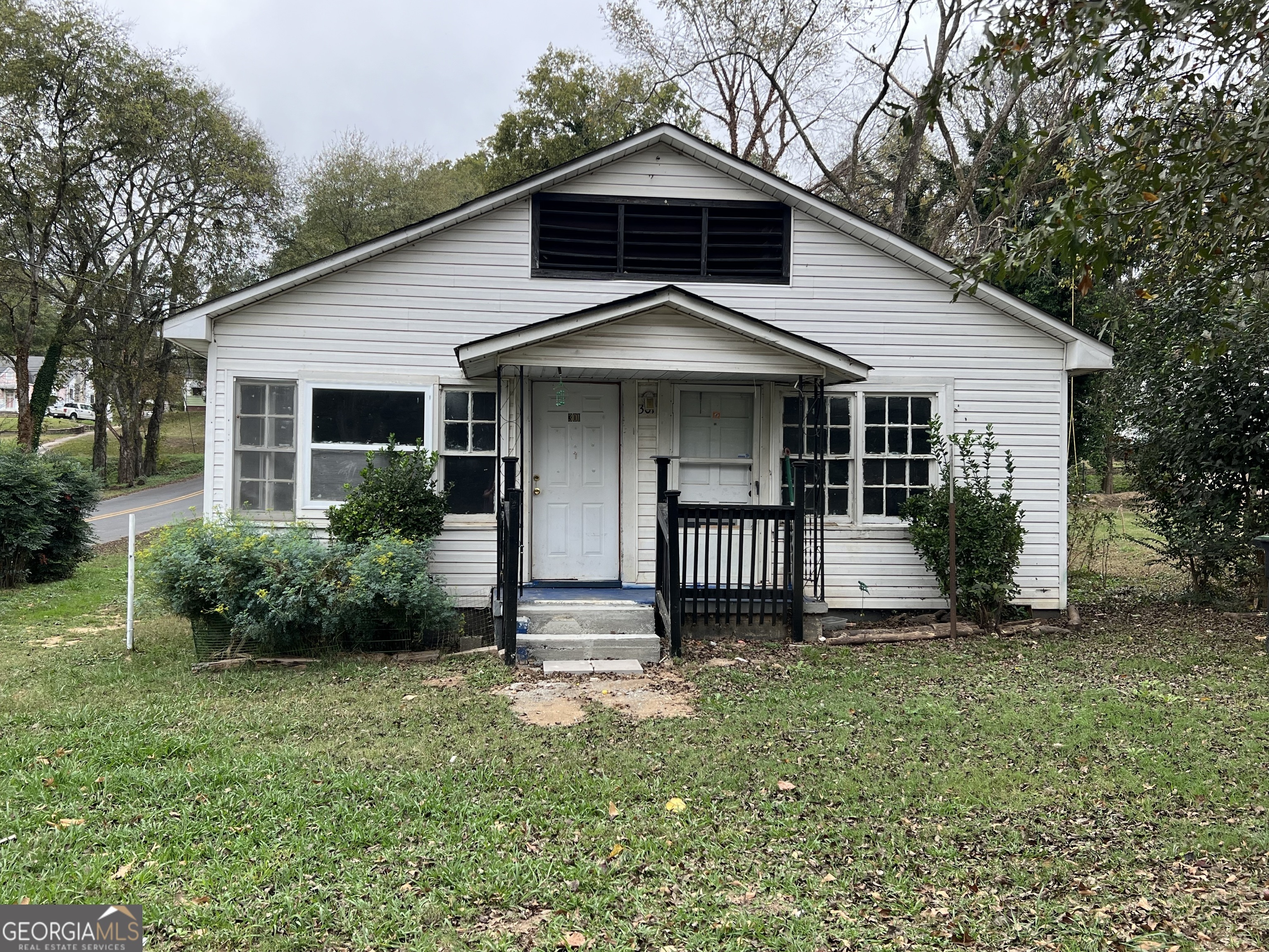 Property Photo:  301 Reynolds Street NE  GA 30161 