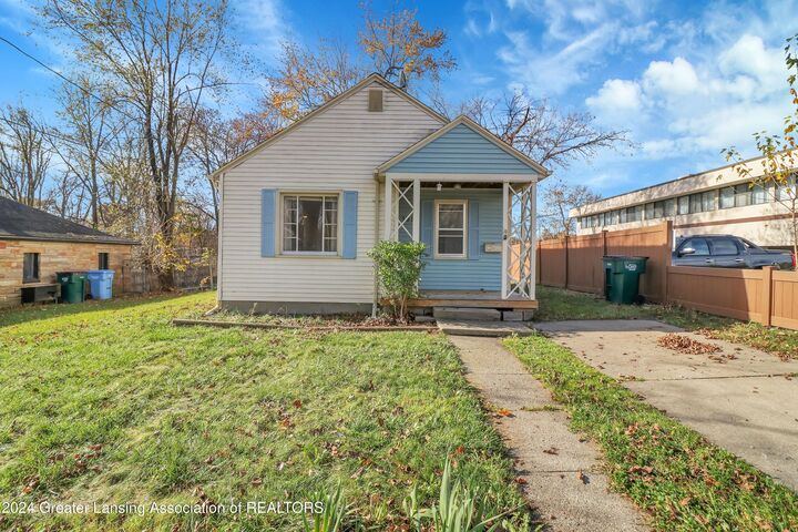 1914 Donora Street  Lansing MI 48910 photo