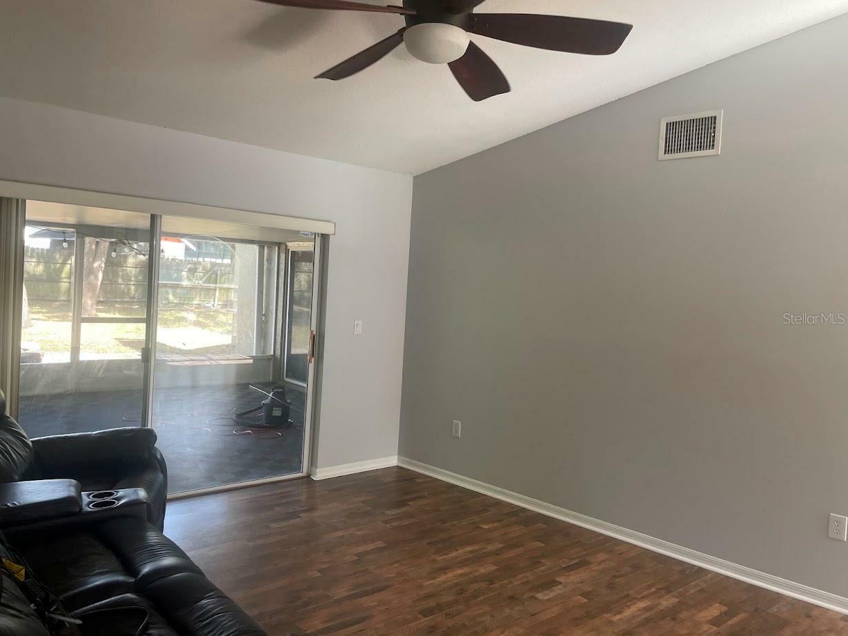 Property Photo:  1806 Staysail Drive  FL 33594 